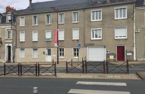 Chateauroux House | air conditioned cottage in the DRC 😃🚴🏽‍♂️🐕 Berry vacation rental
