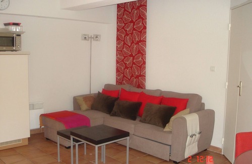 Aigues-Mortes Villa | AIR CONDITIONED DETACHED VILLA 3 MINS WALK BEAUTIFUL MEDIEVAL TOWN AIGUES MORTES