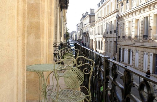 Hotel de Ville - Quinconces Apartment | Air-conditioned, elegant, quiet, ideally located