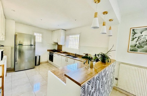 Les Baraques House | Air-conditioned family villa with large swimming pool