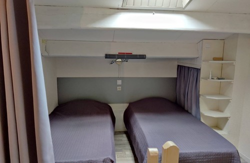 Argeles Plage Apartment | Air-conditioned apartment. Close to shops and sea. Parking. Rated Atout France 1*.