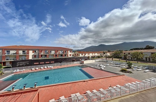 Argeles-sur-Mer Apartment | Air-conditioned accessible apartment with pool