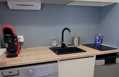 La Petite Motte Apartment | Air-conditioned studio cabin with parking 200 m from Couchant beach