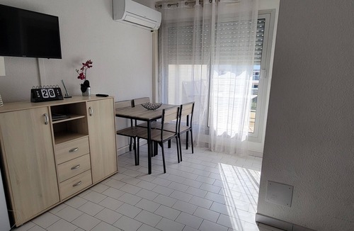 La Petite Motte Apartment | Air-conditioned studio cabin with parking 200 m from Couchant beach