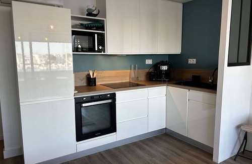 Le Grau-Du-Roi Apartment | Air-conditioned apartment with parking, port view - Le Grau-du-Roi