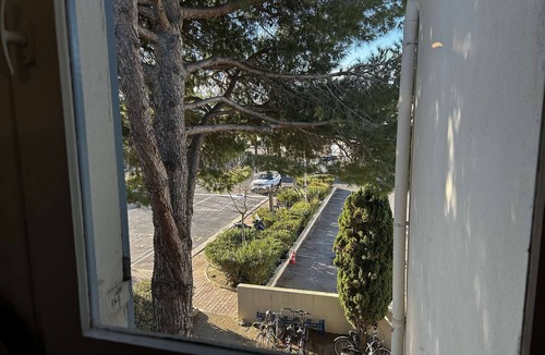 Le Grau-Du-Roi Apartment | Air-conditioned apartment with parking, port view - Le Grau-du-Roi