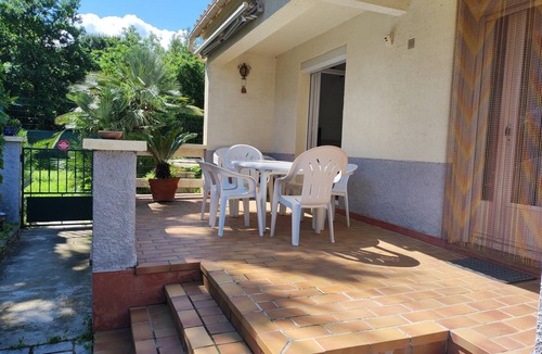Palau-del-Vidre Villa | Air-conditioned villa with large garden, pets allowed