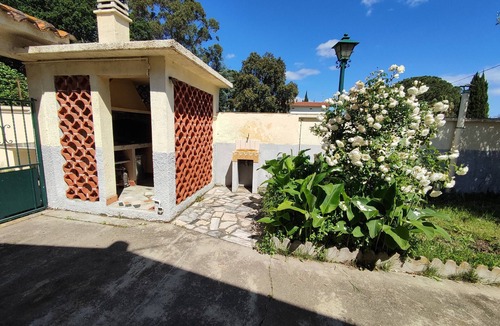 Palau-del-Vidre Villa | Air-conditioned villa with large garden, pets allowed