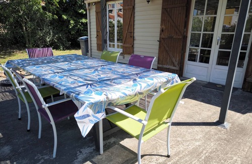 Vic-la-Gardiole Ski Chalet | air-conditioned chalet 300 m from the village - pets allowed - beach 3 km