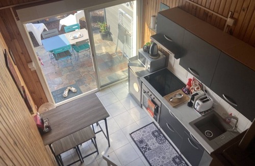 Lunel Apartment | Air-conditioned, fully renovated duplex with private terrace