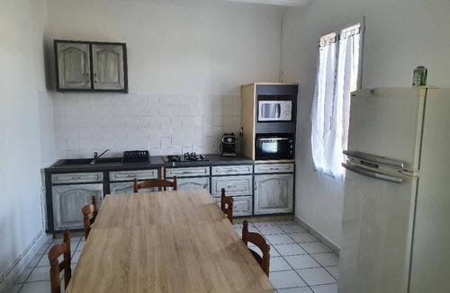 Saint-Ambroix House | Air-conditioned gîte at the gateway to the Cévennes