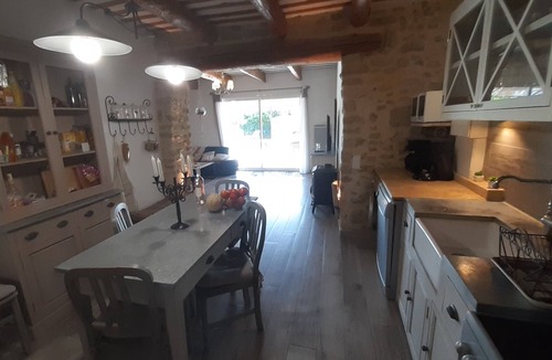 Courthezon Cottage | Air-conditioned gite between Avignon and Orange.
