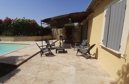 Courthezon Cottage | Air-conditioned gite between Avignon and Orange.