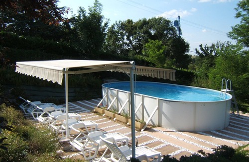 Labruguiere Bed & Breakfast | Air-conditioned guest room up to 5 people - free Wifi.
