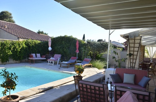 Les Angles Villa | Air-conditioned house with private heated pool - 6 pers - 4 km from Avignon