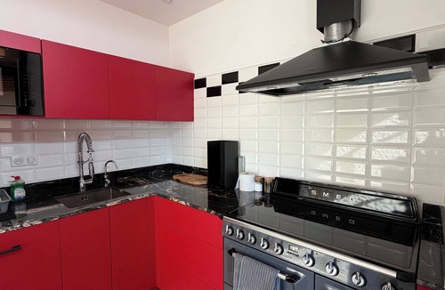 Lauzerte House | Air-conditioned house with terrace and elevator