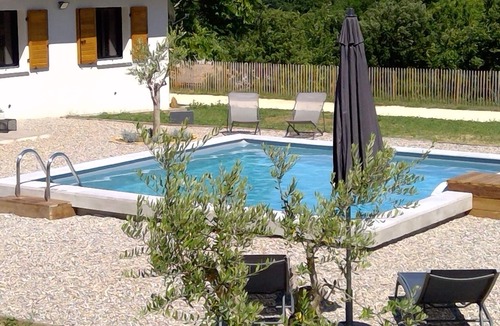 Aigueze House | AIR-CONDITIONED HOUSE IN AIGUEZE WITH SWIMMING POOL SLEEPS 2 TO 6 GORGES DE L' ARDECHE
