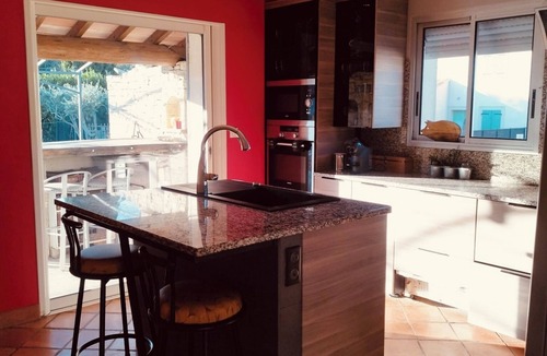 Tavel House | Air-conditioned house with garden and private pool near Avignon and Pont du Gard