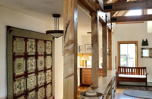 Tower Cabin | Air-Conditioned Lakeshore Cabin
