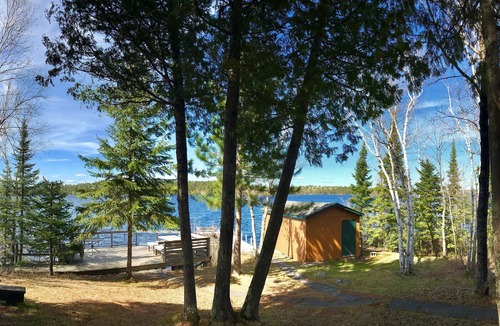 Tower Cabin | Air-Conditioned Lakeshore Cabin