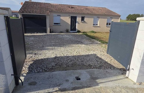 Dunes Villa | Air-conditioned single-storey house sleeps 10