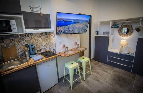 Carcassonne Apartment | Air-conditioned studio - Canal du Midi - Carcassonne