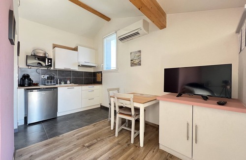 Bonnefoy-Roseraie-Gramont House | Air-conditioned studio near city center
