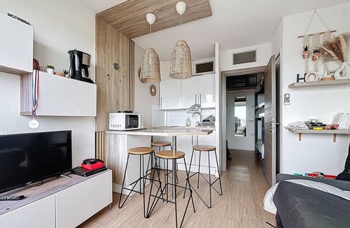 Mauguio Apartment | Air-conditioned studio cabin near beach with sea view