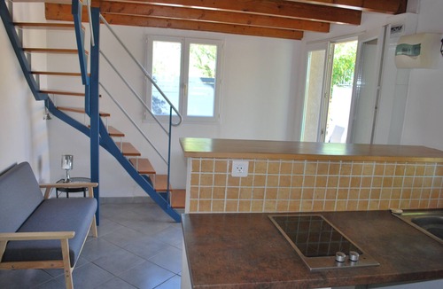 Usclas-d'Herault Apartment | air-conditioned studio with private pool access