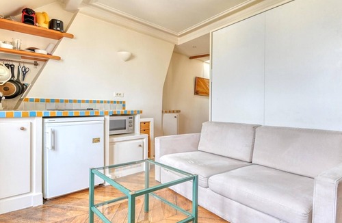 Saint-Germain-des-Pres Apartment | Air-conditioned studio in Saint Germain Pres Louvre