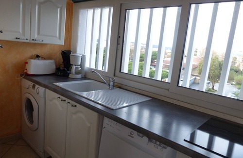 Le Lavandou Apartment | AIR-CONDITIONED T2 IN DOWNTOWN LAVANDOU