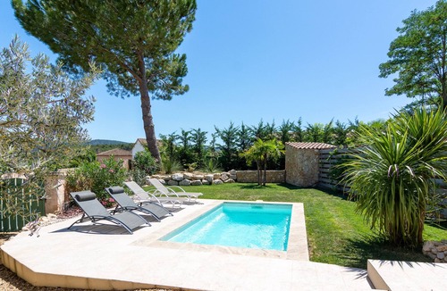 Bouc-Bel-Air Villa | Air-conditioned villa with garden private pool
