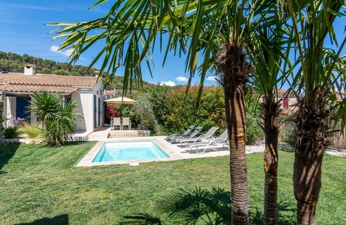 Bouc-Bel-Air Villa | Air-conditioned villa with garden private pool