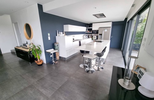 Combaillaux House | Air-conditioned villa with pool and breathtaking views
