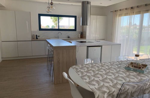 Lansargues Villa | Air-conditioned villa with heated pool - Last offers August !