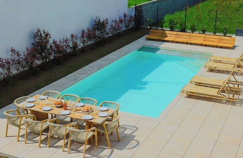 Le Bernard Villa | Air-conditioned villa with heated pool, near the sea