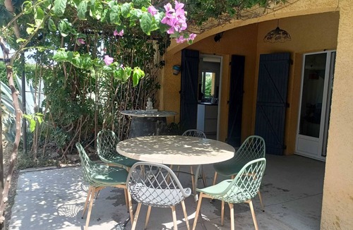 Le Pouget Villa | Air-conditioned villa with large swimming pool