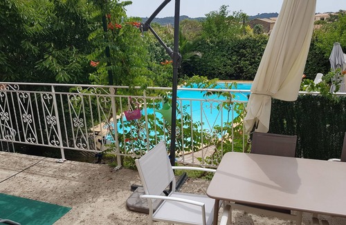 Plaissan Villa | Air-conditioned villa pool prox lake sea and river