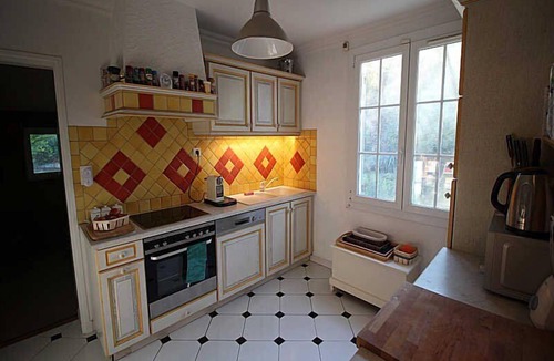 Sorgues House | Air-conditioned villa in Sorgues near Avignon, swimming pool and beautiful environment.