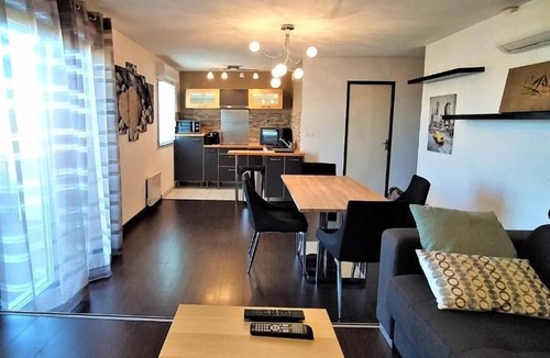 Blagnac Apartment | Air conditioning T2 Parking Balcony Blagnac Airport IUT Tram