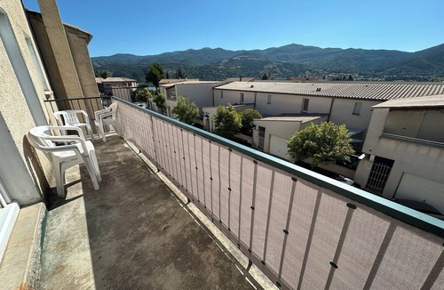 Chateau-Arnoux-Saint-Auban Apartment | Air-conditioned apartment