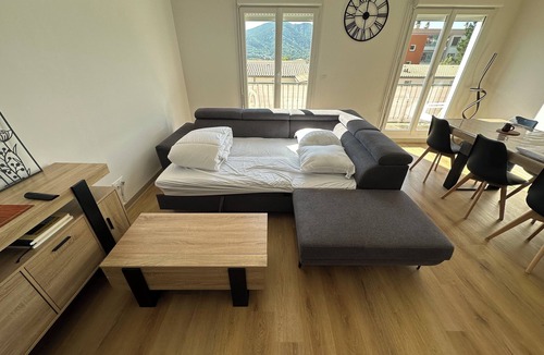 Chateau-Arnoux-Saint-Auban Apartment | Air-conditioned apartment