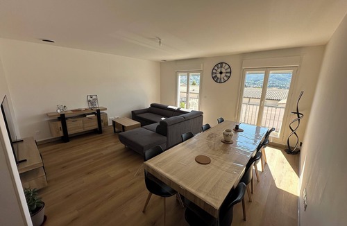 Chateau-Arnoux-Saint-Auban Apartment | Air-conditioned apartment