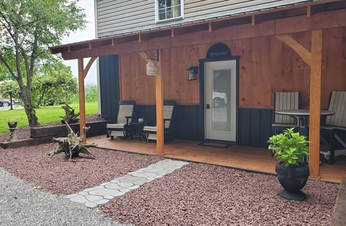 Pleasant Hall Apartment | Air Hill Haven- Quiet peaceful secluded apartment