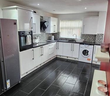 Stonnall Apartment | Airbnb Palace