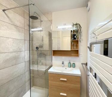 Minimes - Barriere de Paris Apartment | Airbus by Yumē