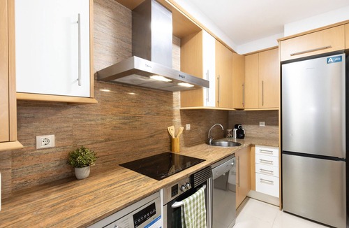 Salou City Centre Apartment | AirCon Apartment · Beach 50m · Parking · Pool · UHC LES ONES