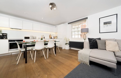 Covent Garden Apartment | AIRCON/LUXURY! 2BED/2BATH