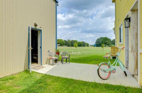 New Waverly Apartment | Aircraft Tours! Fly-In Hangar Apt in New Waverly