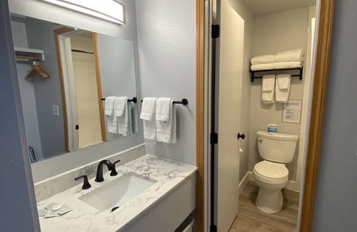 Port Angeles Hotel | Aircrest Motel